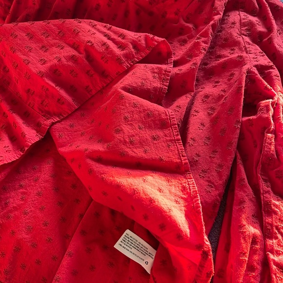 Universal Goods Thread Co Bright Burnt Orange/Red Top in Size M - Good Condition - Picture 12 of 12